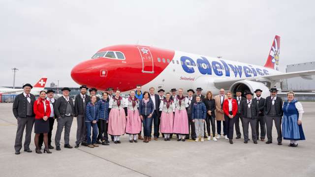 Vreni Schneider taufte 14. Airbus A320 von Edelweiss