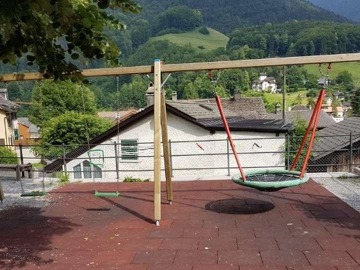 Spielplatz Mitlödi, beim Kindergarten