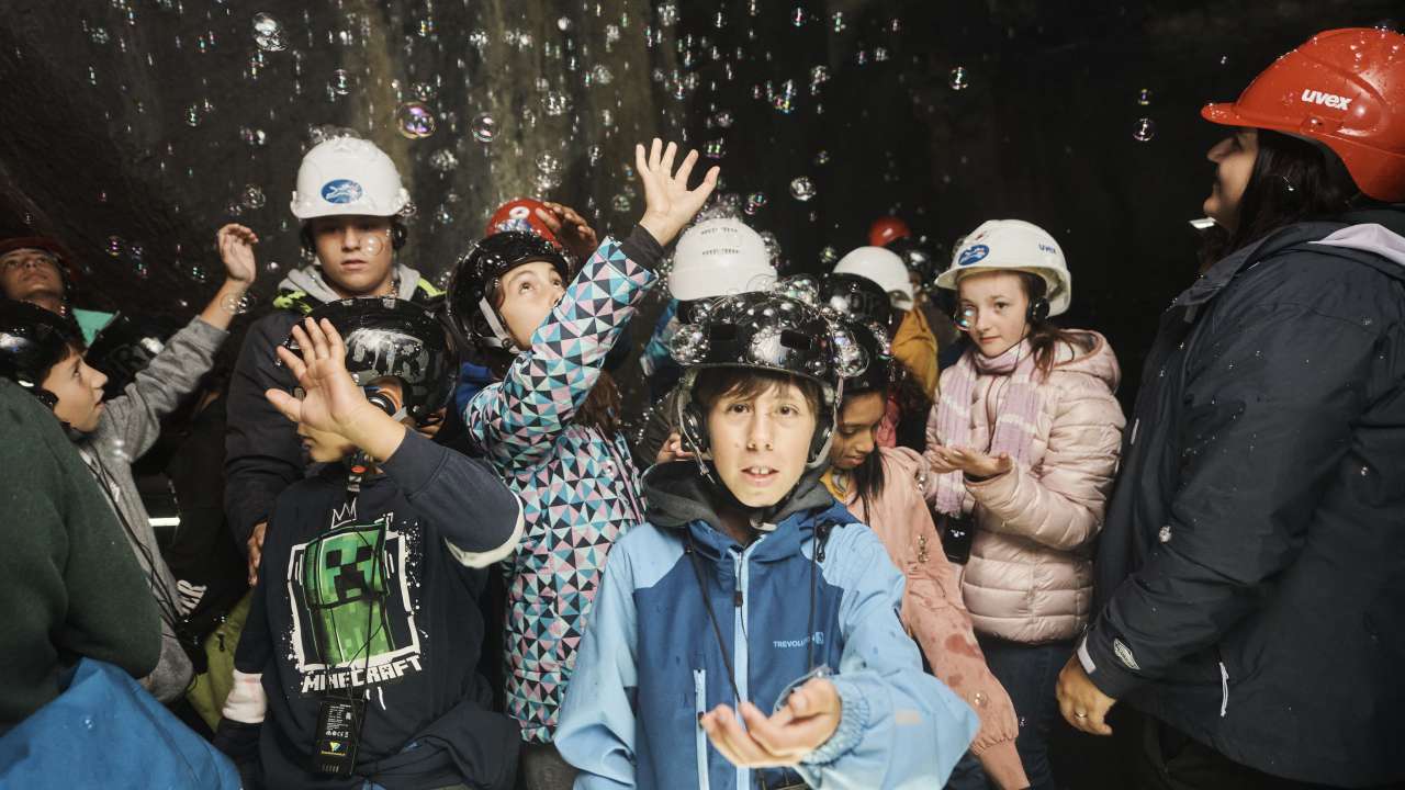 Audiowalk im Landesplattenberg mit Live-Auftritt von den Clowns Ischa und Milu