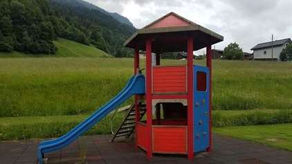 Spielplatz Haslen, bei der Turnhalle