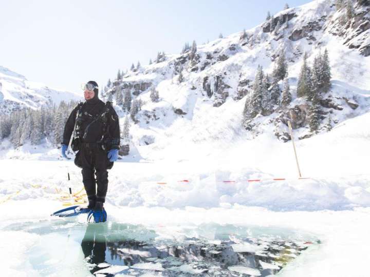 Eistauchen im Mettmensee