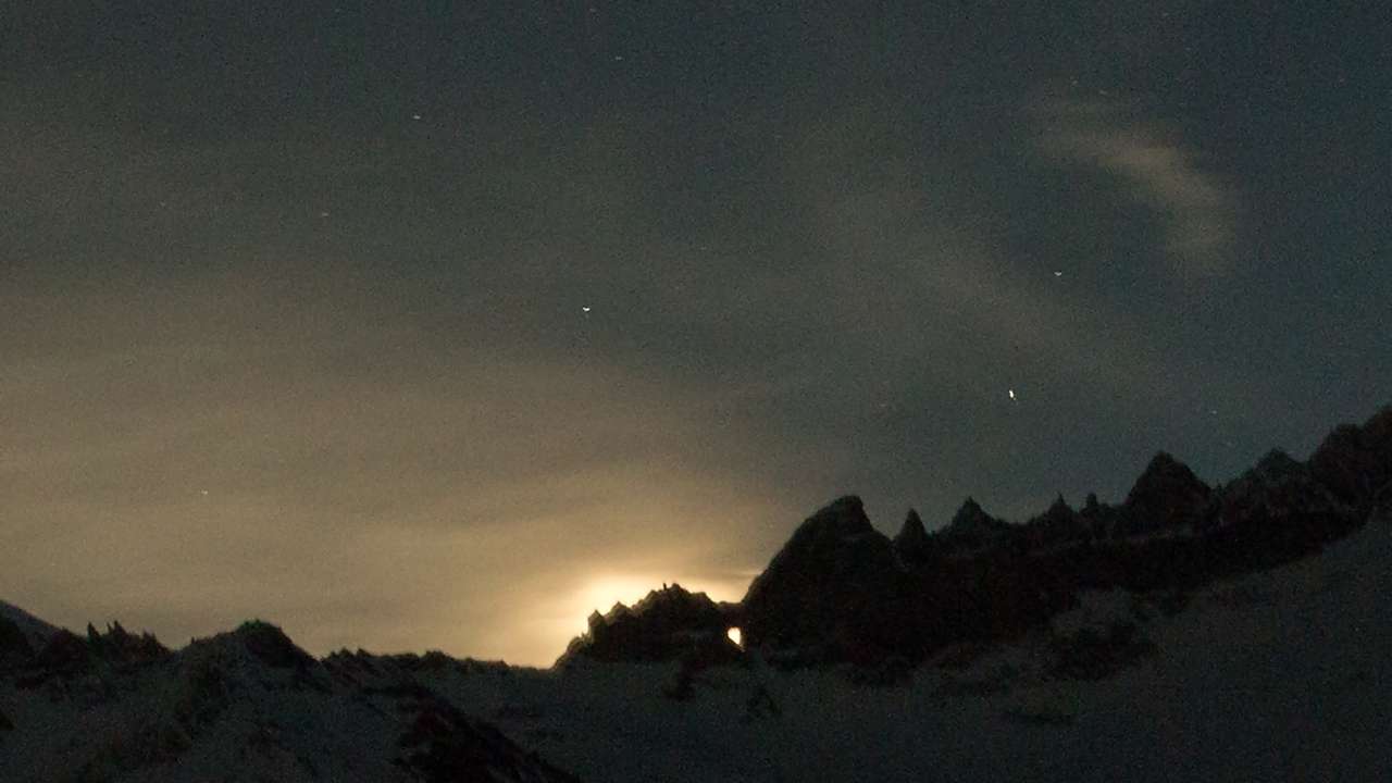Der Mond im Felsenfenster von Elm